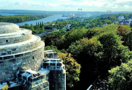 Wieża Gocławska (d. Wieża Bismarcka) Rentumi Tower