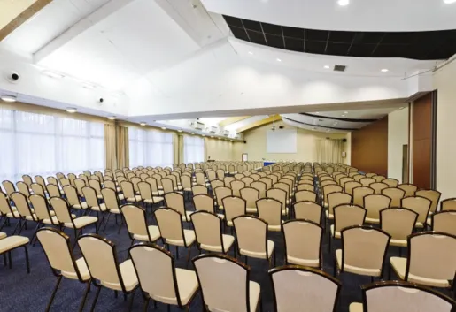 Eksperci z Qubus Hotel Legnica podpowiadają jak organizować konferencje