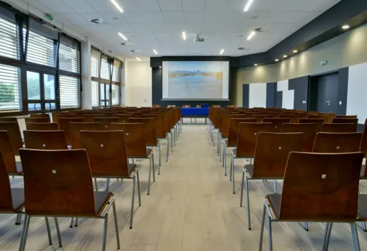 Sala F2 konferencyjnie