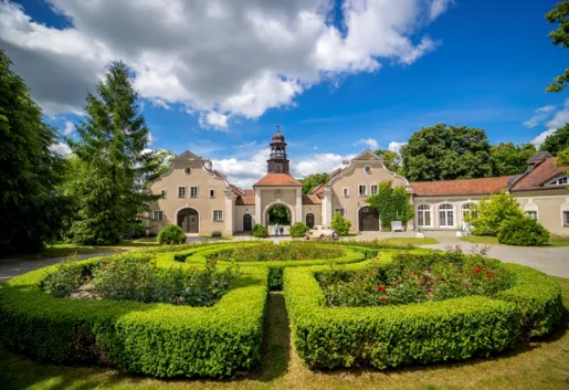 Pałac i Folwark Galiny