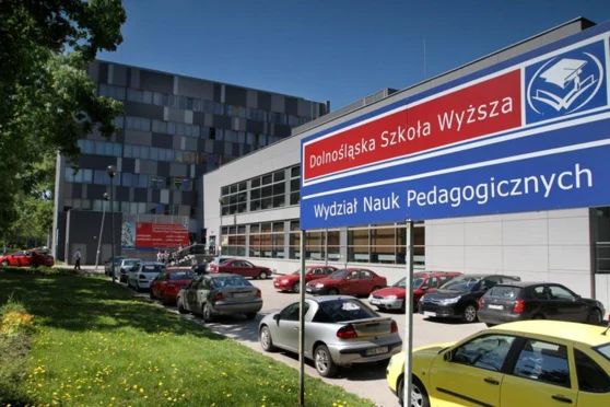 Dolnośląska Szkoła Wyższa - zdjęcie 3