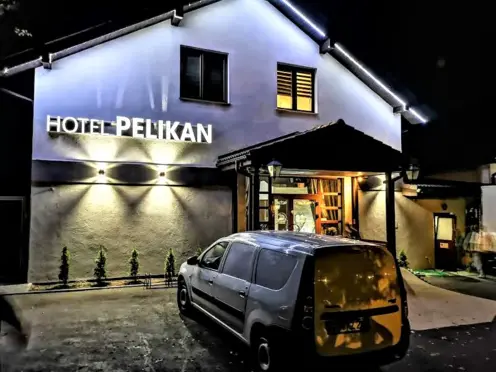 Hotel Pelikan Aleksandrow Lodzki.jpg