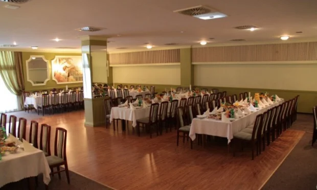 Restauracja Dąbrówka - zdjęcie 1