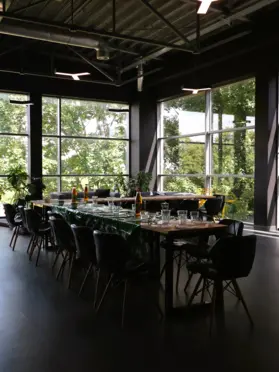 ICF Space ICF Cafè to przestrzeń przeznaczona do 100 osób z pięknym widokiem na rzekę