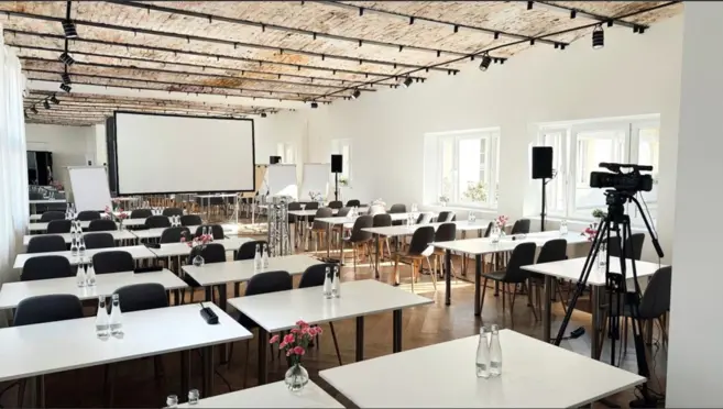 Samo Centrum Wszechświata/Warsaw Event Space - zdjęcie 2