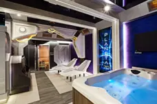 Strefa Wellness (sauna fińska, tęźnia solankowa, jacuzzi)